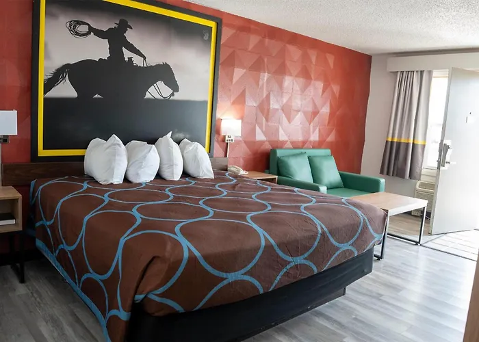 Super 8 By Wyndham Motel