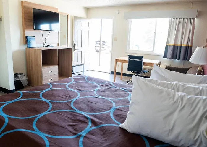Super 8 By Wyndham Motel Newcastle
