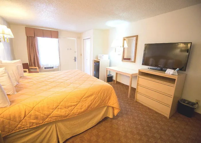 Super 8 By Wyndham Motel
