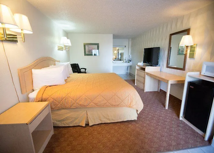 Super 8 By Wyndham Motel 2*